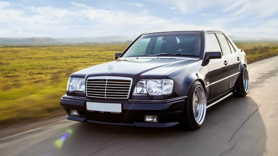 Mercedes-Benz E-Class W124 диски OZ Racing Futura R18 9.5J ET19 10.5J ET30