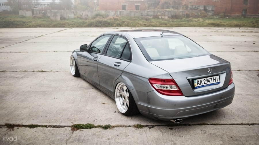 Mercedes-Benz C-Class W204 диски OZ Racing MAE Monoblock R18 10J ET33 215/35 ET36